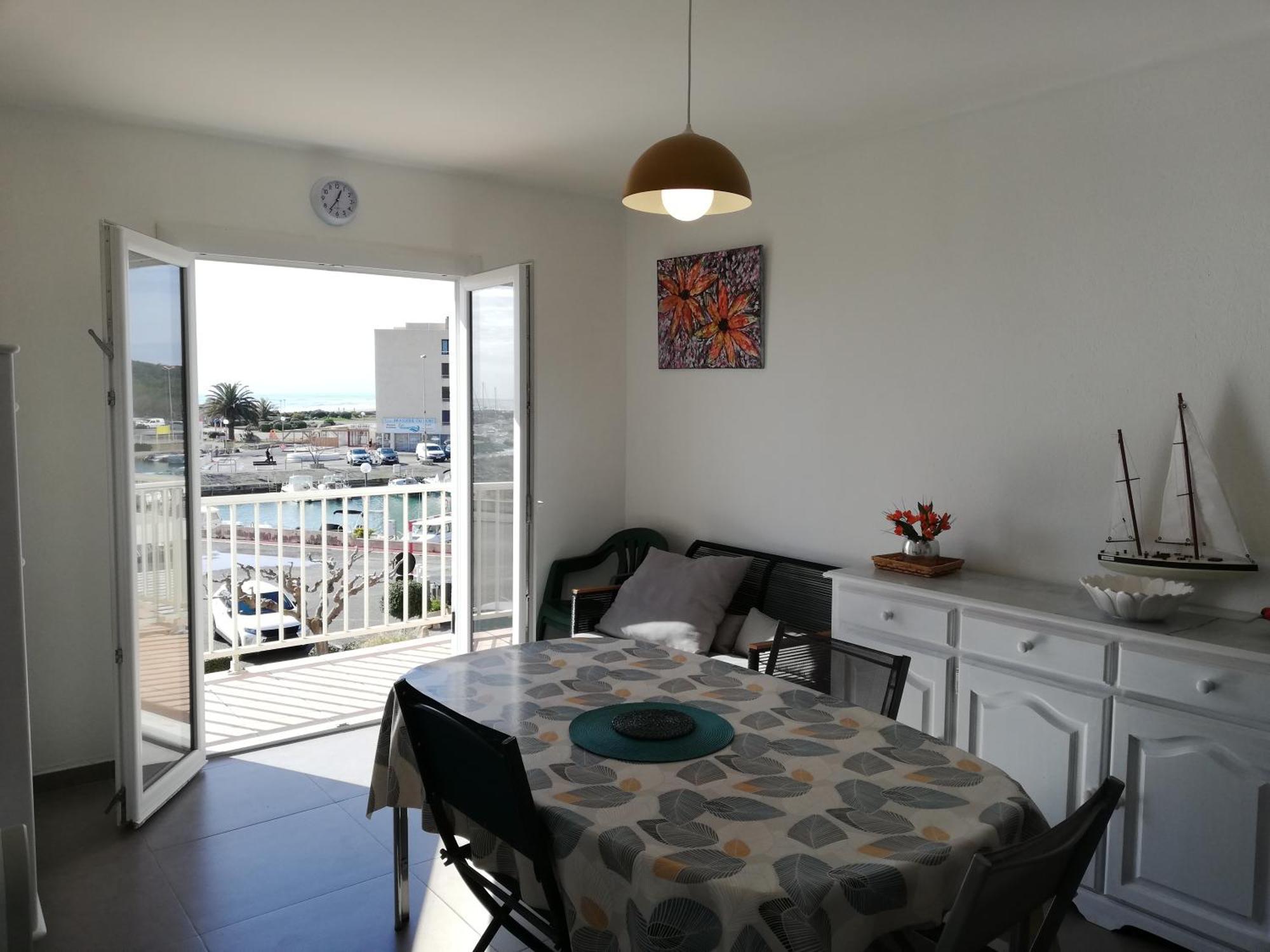 Apartment Superbe Avec Vue Sur Et Port, Parking Prive *
