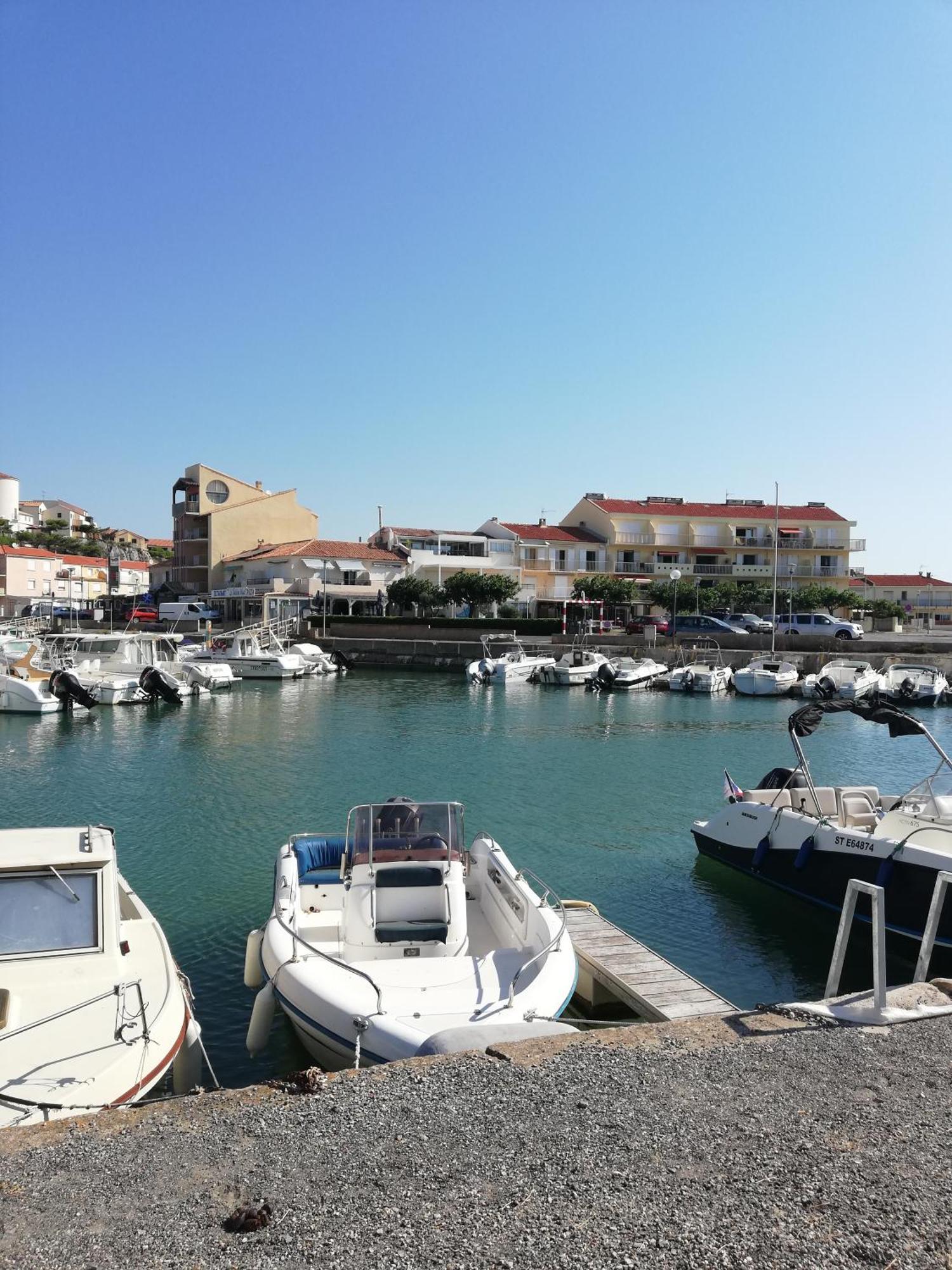 Superbe Avec Vue Sur Et Port, Parking Prive * Saint-Pierre-la-Mer (Aude)